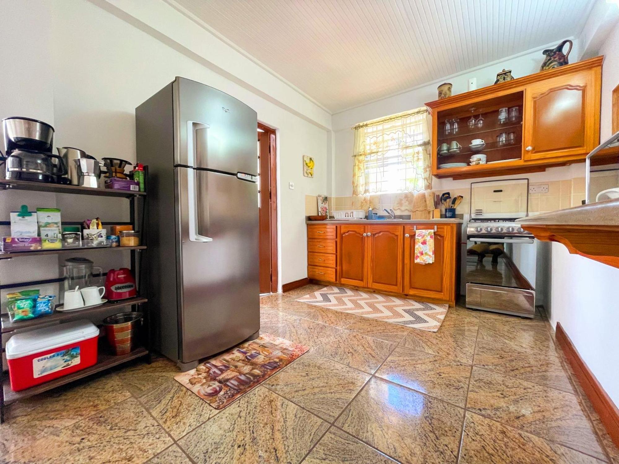 The Suite Spot Apartment - Private Paradise Stay Суфриер Экстерьер фото